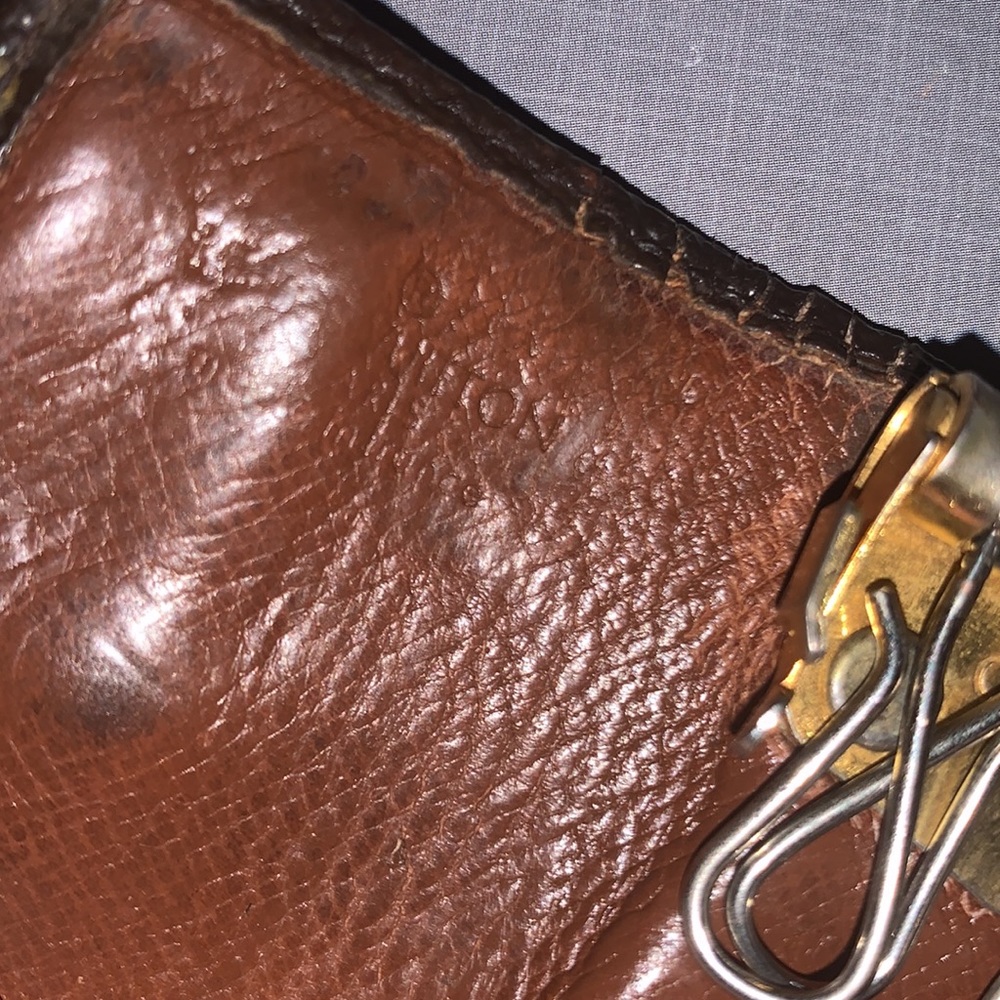 💛 Louis Vuitton vintage Monogram‎ signature design LV Logo 4 key holder M… - Picture 9 of 10